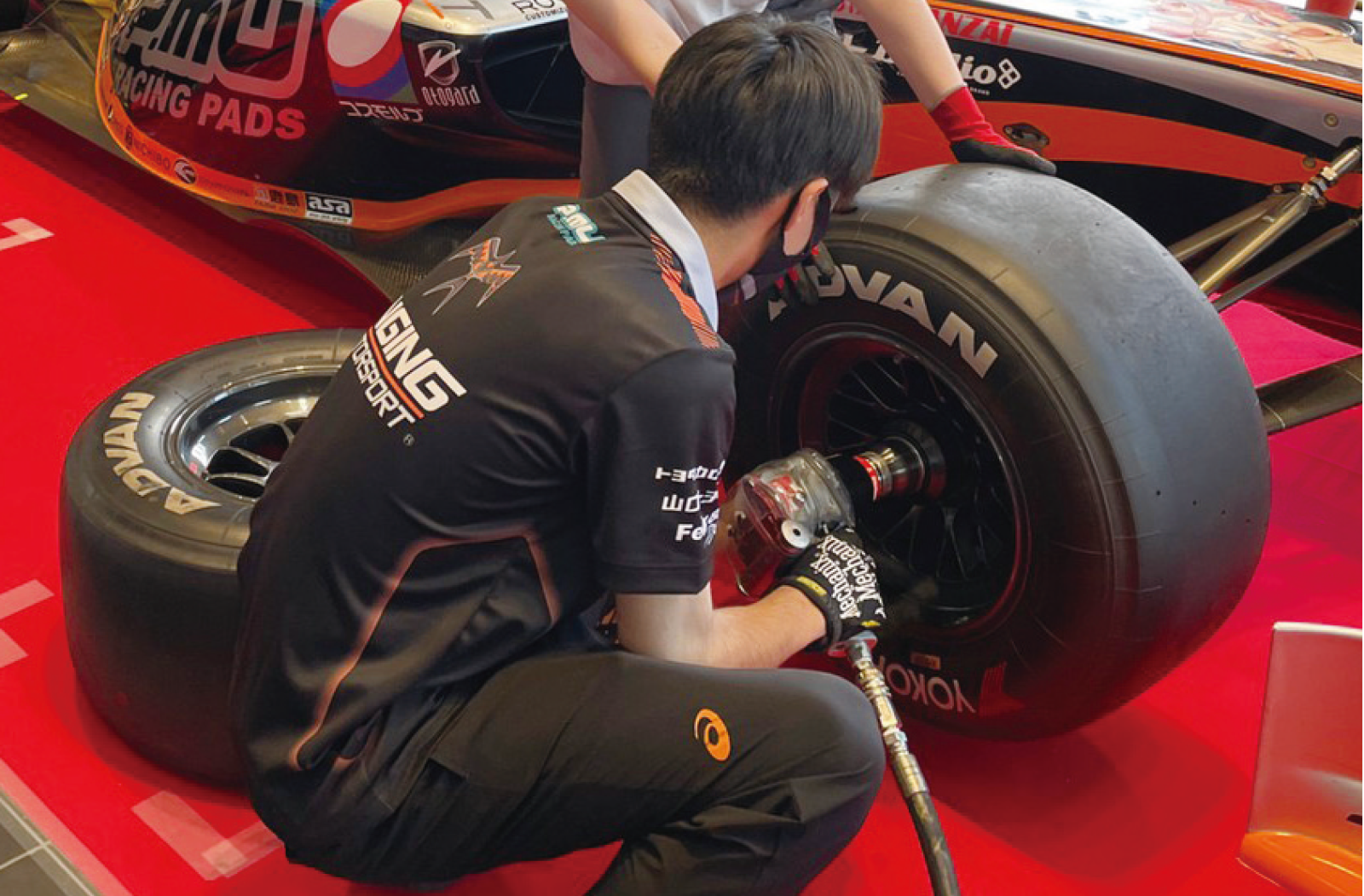 フォーミュラカー組み立て体験